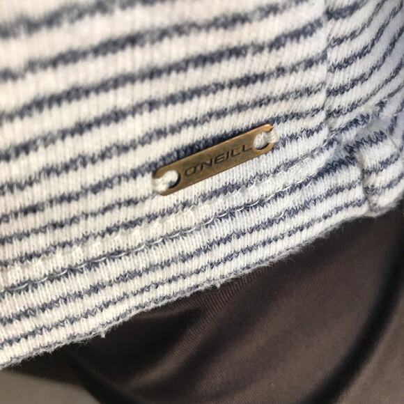 O’Neill Gray White Striped Hooded Top Women's Size Small - Picture 4 of 6